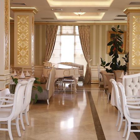Ayan Palace Hotel Tovuz Buitenkant foto