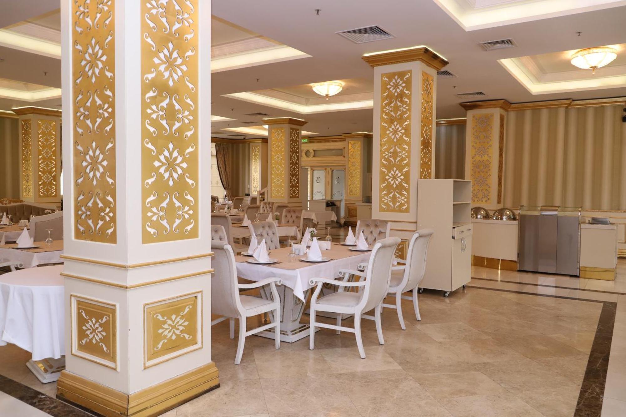Ayan Palace Hotel Tovuz Buitenkant foto