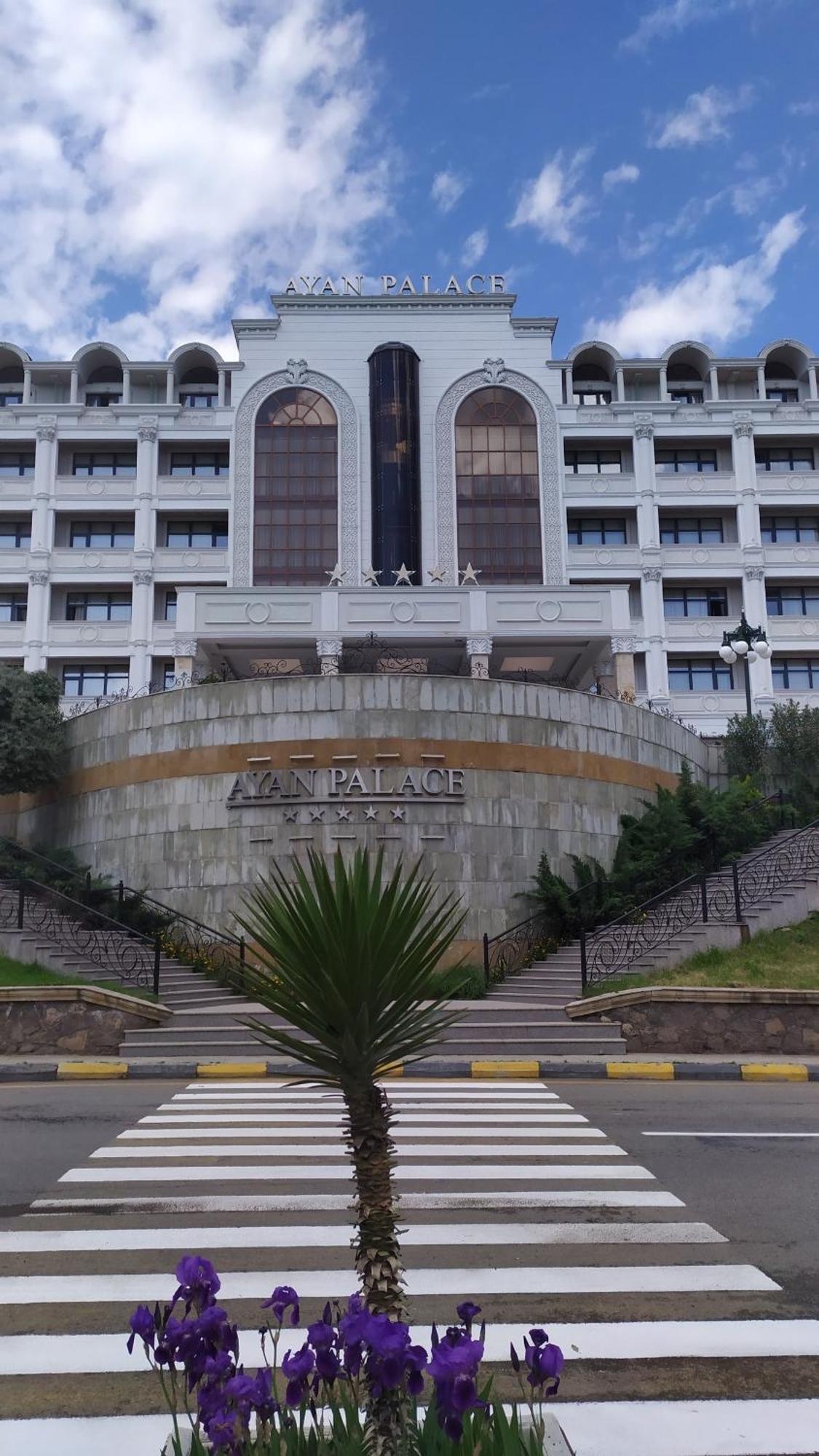 Ayan Palace Hotel Tovuz Buitenkant foto