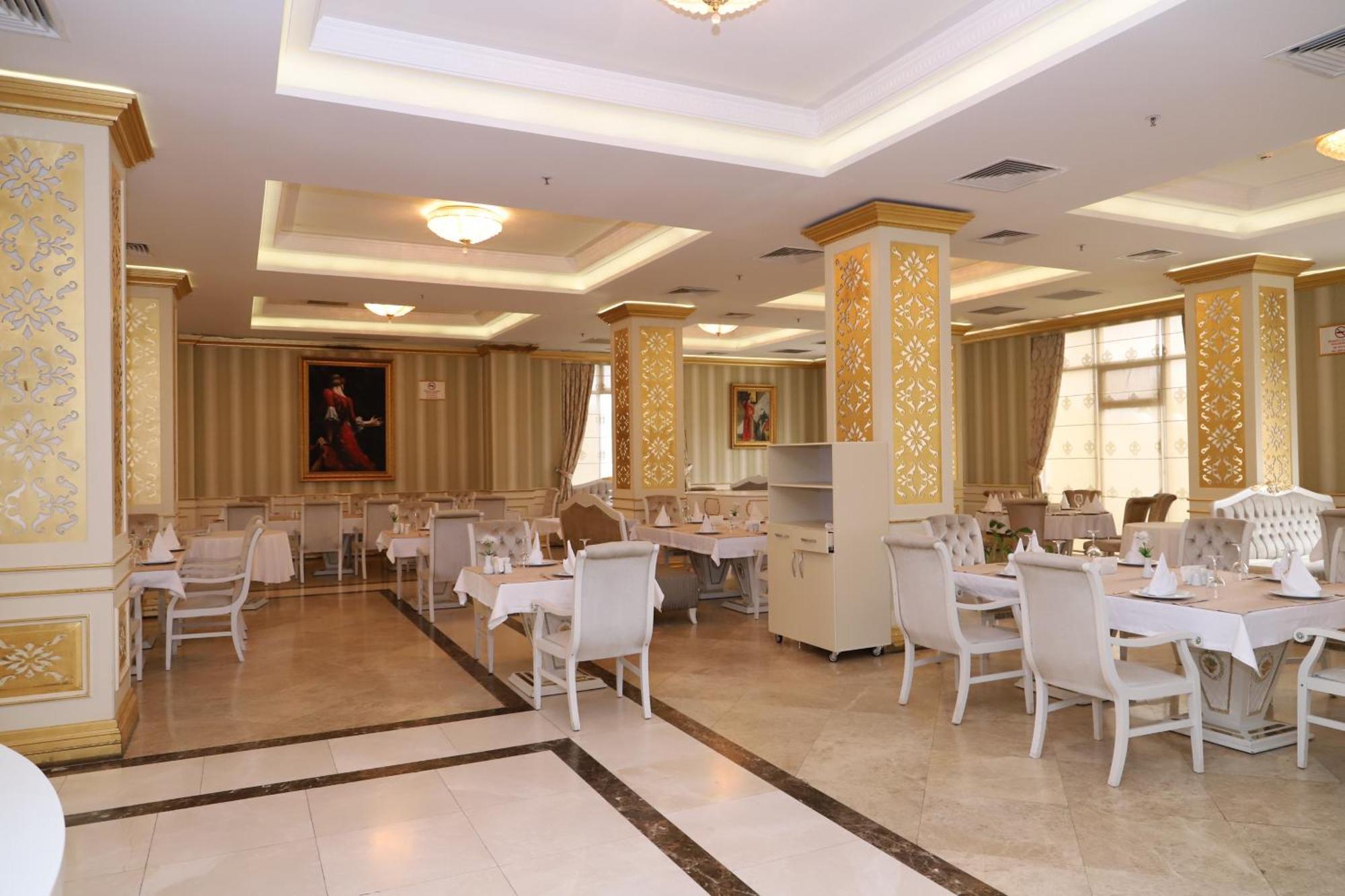 Ayan Palace Hotel Tovuz Buitenkant foto