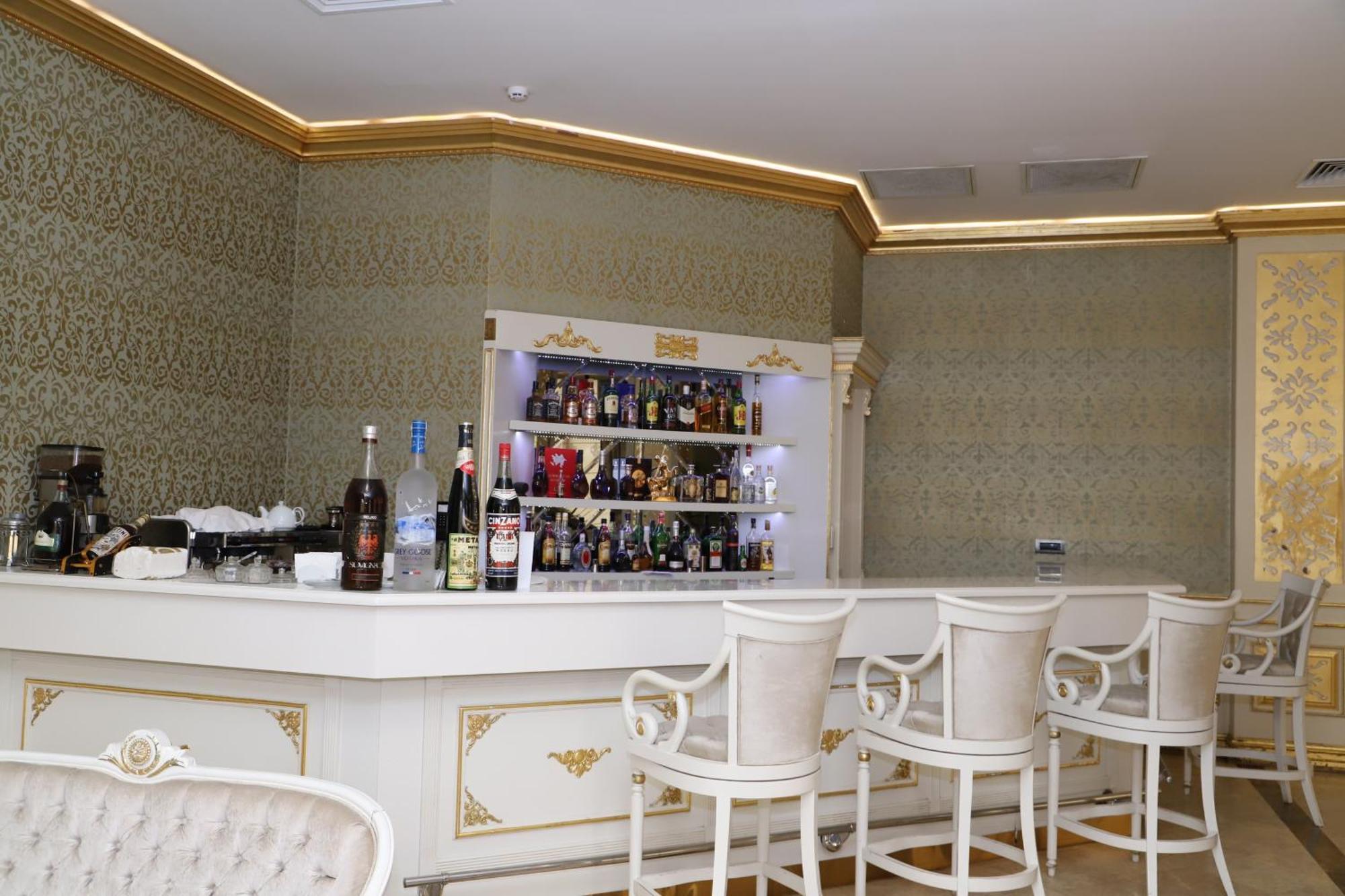 Ayan Palace Hotel Tovuz Buitenkant foto