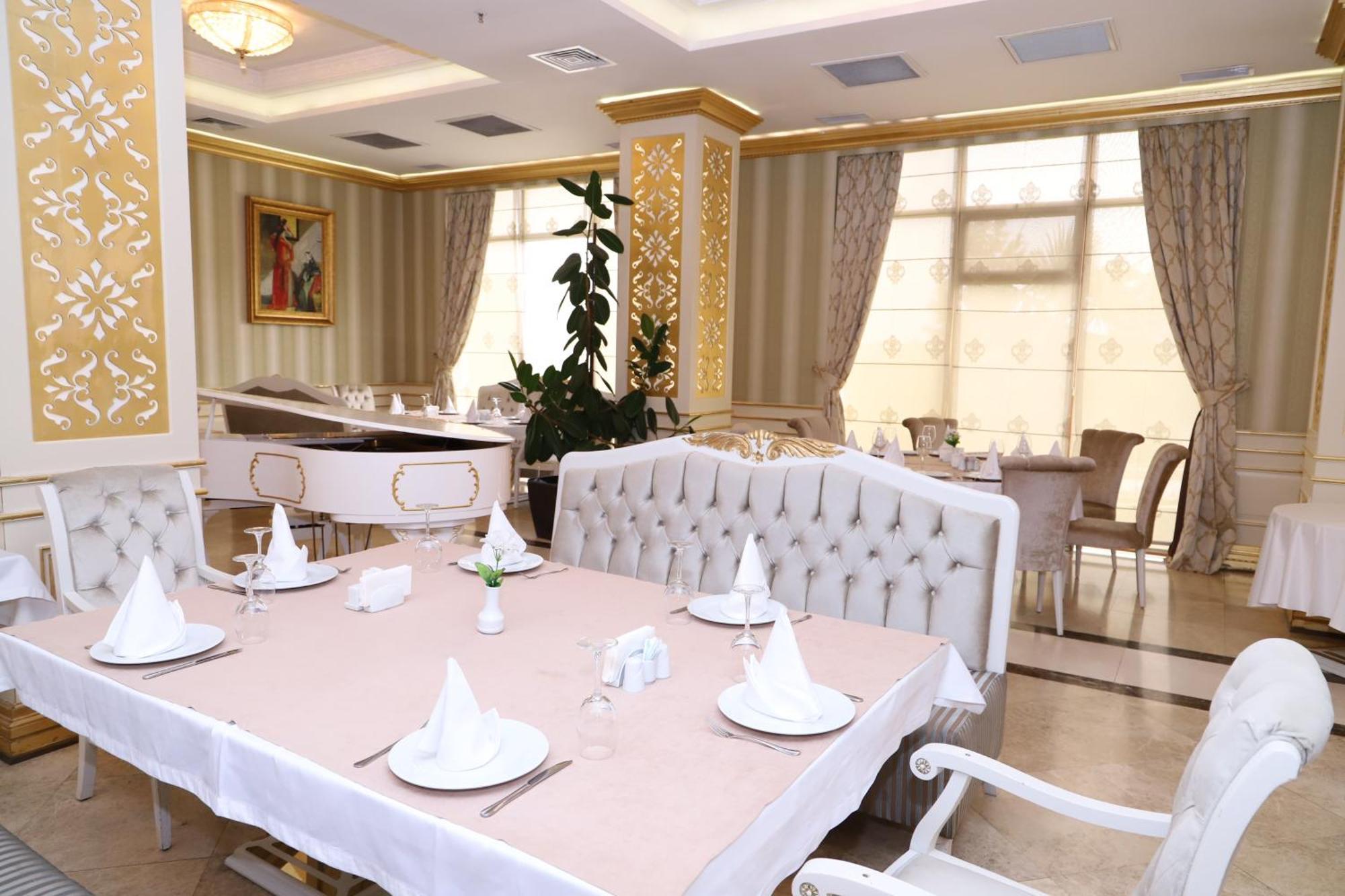 Ayan Palace Hotel Tovuz Buitenkant foto