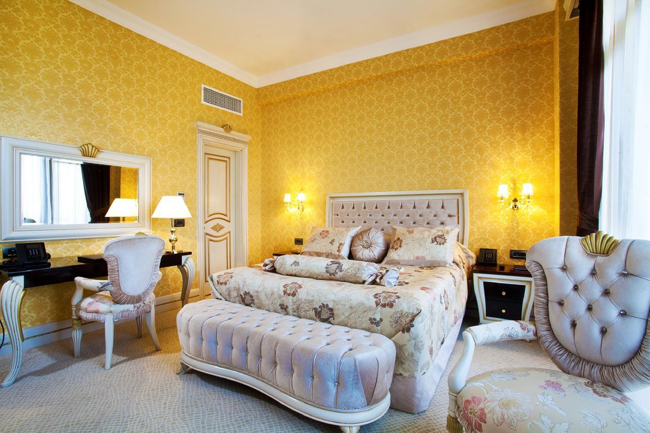 Ayan Palace Hotel Tovuz Buitenkant foto