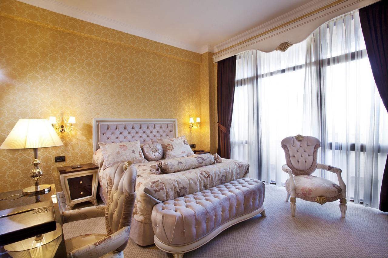 Ayan Palace Hotel Tovuz Buitenkant foto