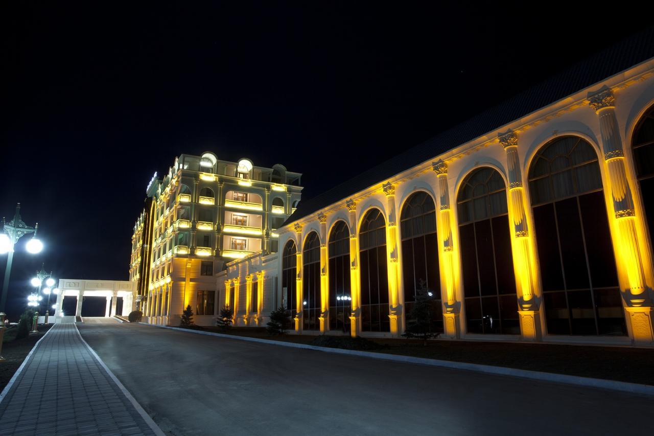 Ayan Palace Hotel Tovuz Buitenkant foto